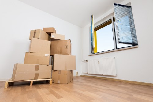 Careful packing and moving support for a flat relocation in Queens Park