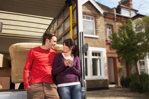 Residential and commercial packing support for customers in Queens Park